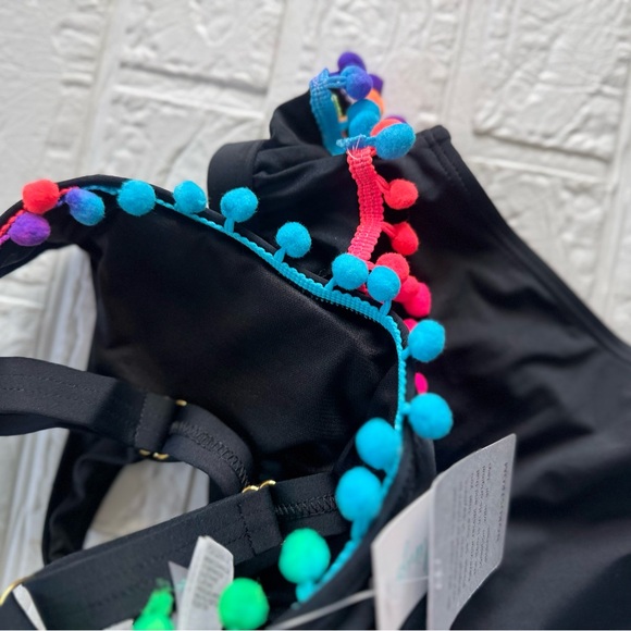 New Kids' Pompom Ruffle Two-Piece Swimsuit
Beach Lingo Big Kid Size 10 - Picture 7 of 8